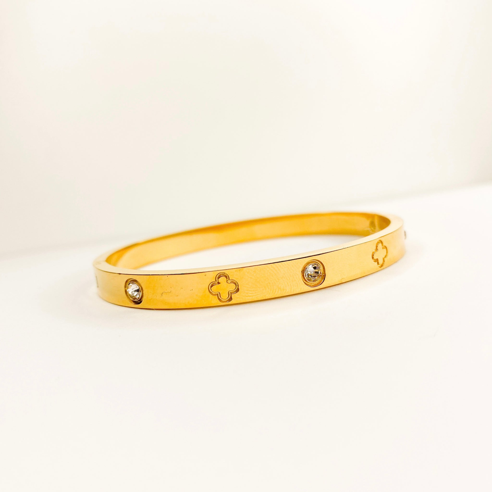 Clover Gold Bangle